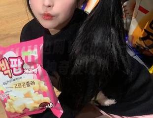 一边刷17c吃瓜一边分享我的神奇发现！