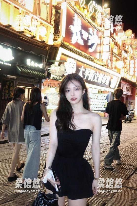 17吃瓜官网，直达瓜田，不吃瓜你都不知道的背后故事！