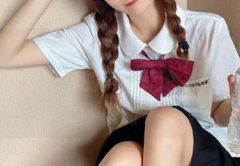 登录51吃瓜网址，瞬间感觉自己是个专业吃瓜的美食评论家，心里美滋滋的