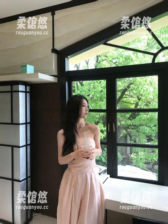 56吃瓜苹果版让我在线嗑瓜子时瞬间变成了评论员！