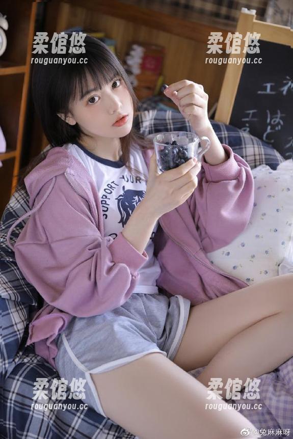 718吃瓜网国际版，观看八卦和杂货的完美结合？这种搭配我不太能理解啊！
