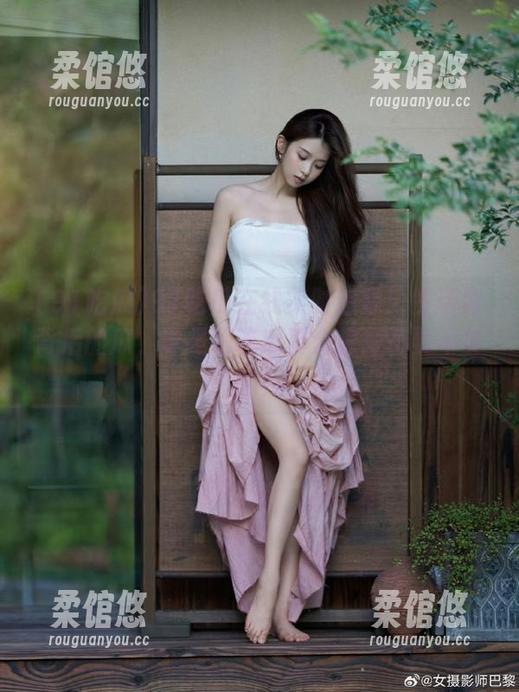 91吃瓜在线实时追踪：生活照背后的瓜，真是把吃瓜群众撩得不要不要的！