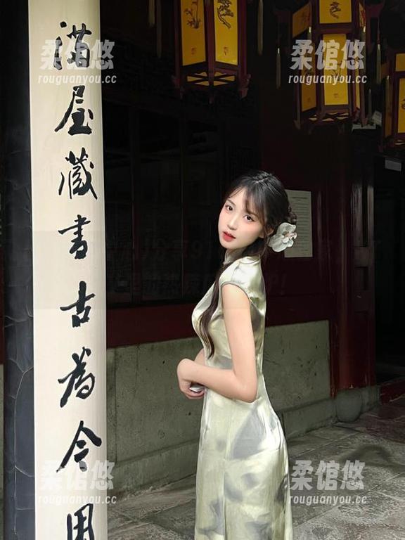 分享91吃瓜中心独家，KTV里的热辣瓜刚出炉！