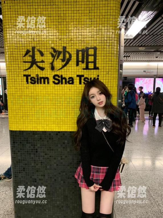 91吃瓜网页：我在这个小站，低头找瓜，意外撞见了惊喜！