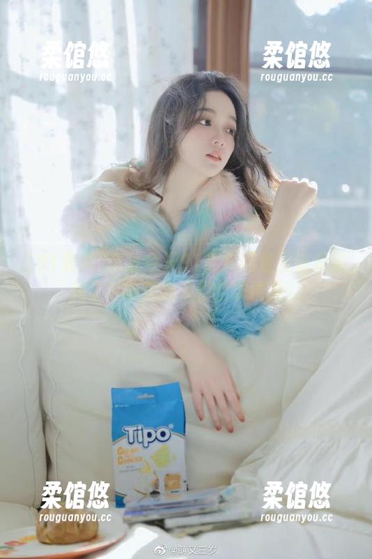 猜猜今天91黑料网址里谁又被拍了？吃瓜朋友们全员围观！