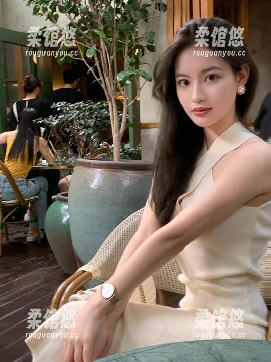 “免费吃瓜网”——网页背后的八卦剧，不止是看瓜，还有看人！