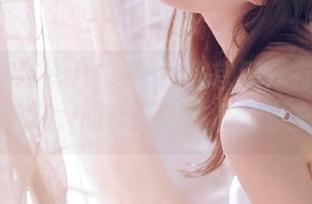 吃瓜不打烊官网：有人在黑暗中等瓜，而你又偏偏没闲心去听。