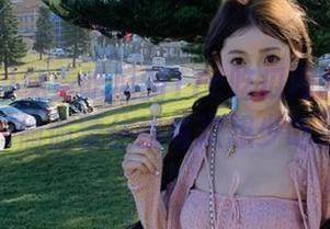 免费吃瓜的17c吃瓜网网页就像个小贼，偷偷蒙住我每次想少吃瓜的心！