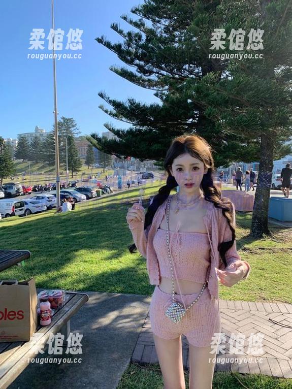 免费吃瓜的17c吃瓜网网页就像个小贼，偷偷蒙住我每次想少吃瓜的心！