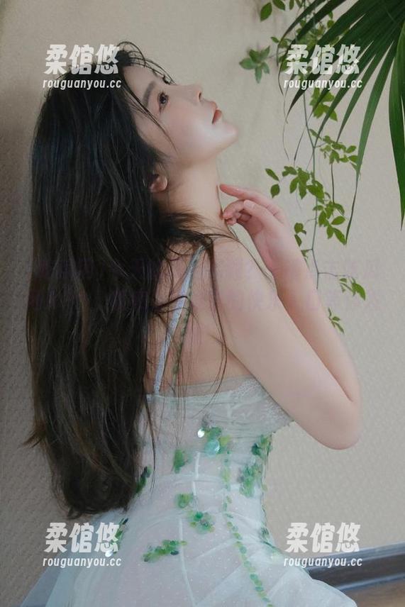 今天的瓜选哪颗？一键点击吃瓜网APP，瓜农为你准备的快乐入口等你发掘！