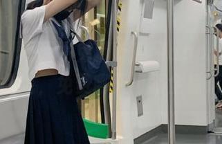 不用为免费吃瓜网app付费，逗你玩儿呢，免费聊天可不全靠话题！