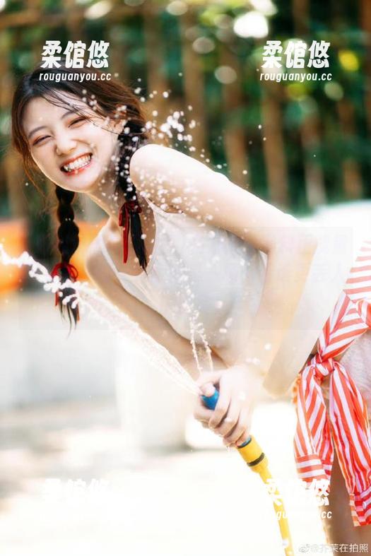 在好莱坞黑料正能量网页版观看，完全就是一场‘看谁更丢人’的比赛！