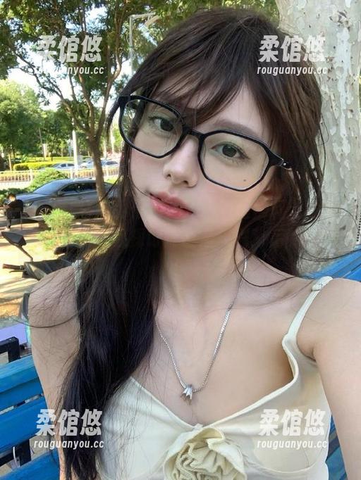 为你解码：“明星黑料”分享，让我们一起探讨那些潜规则背后的故事！
