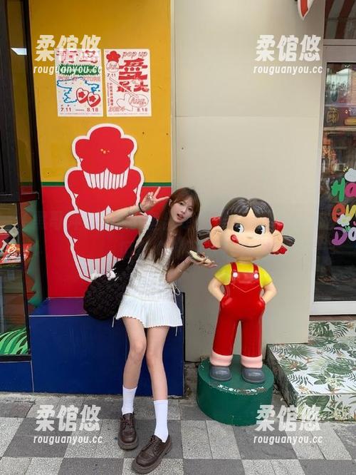 小小鱼出道，黑哥冲料app吃瓜群众的狂欢！