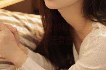 直达黑料社的秘密巴士，app下载一瞬间获得无穷吃瓜资源！