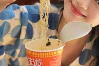 黑料社区在线：快来登录，听说今天你的邻居也在吃瓜！